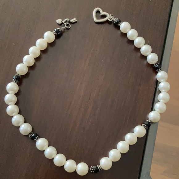EUC! Beautiful boutique custom pearl & bead necklace & bracelet set. - Picture 4 of 12